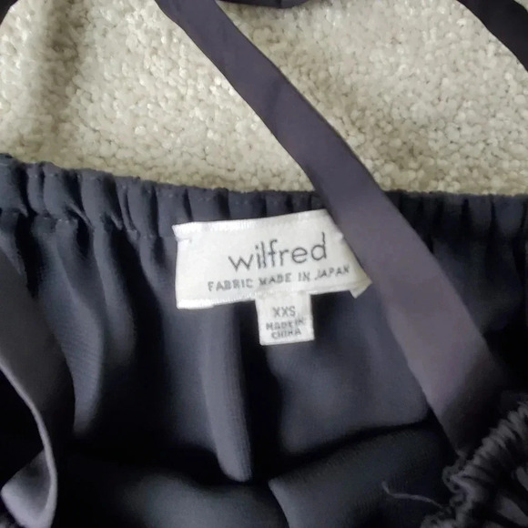 Aritzia Wilfred off shoulder  ruffle satin dress shirt - Picture 4 of 10